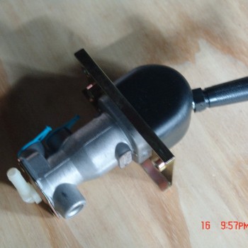 手控制动阀，压路机配件，洛建机械、国机洛建、国机重工